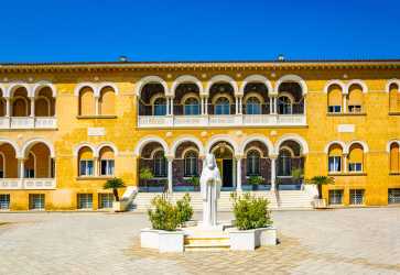 Atrakcje, Wycieczka Nikozja stolica dwóch Cyprów z Limassol