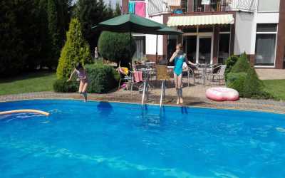 Obóz młodzieżowy, BAŁTYCKA PRZYGODA - Lasertag, wycieczka do Kołobrzegu, a dla chętnych Tropical Islands, Heide Park i Militarna Przygoda. Kolonie 7-13 lat, Obóz 14-18 lat